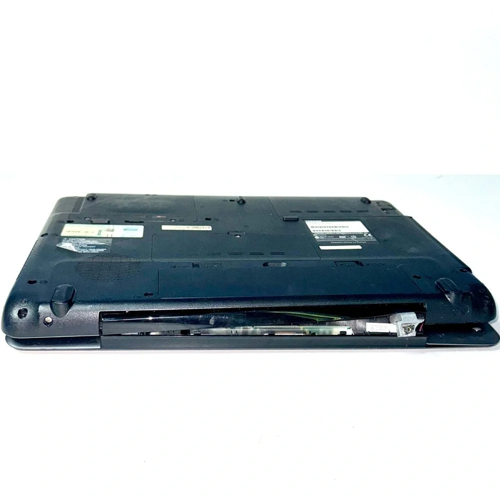 Working Toshiba Satellite A305-S6879 15.4” laptop & adapter, special edition